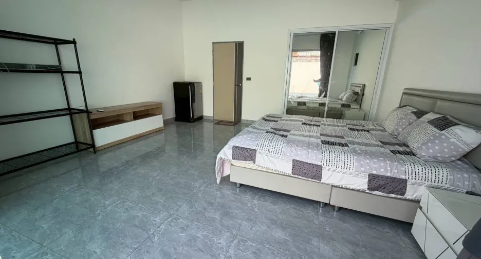 À vendre et à louer 6 chambres villa à Pratumnak, Pattaya