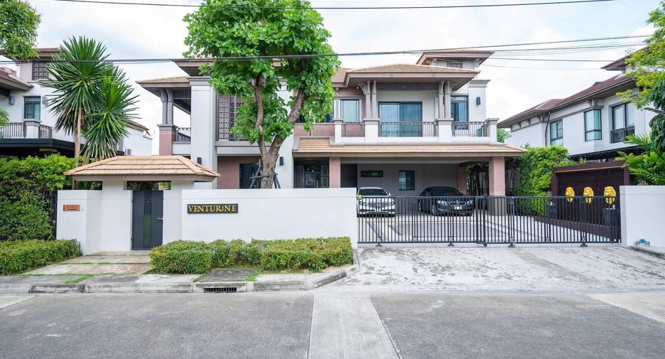 Casa en venta y en alquiler de 5 habitaciones en Sai Mai, Bangkok