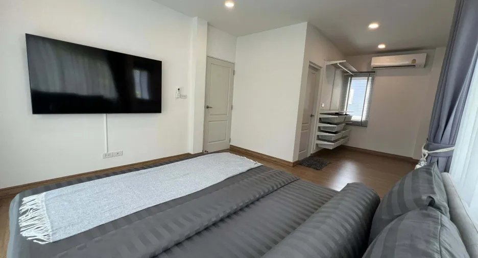 For rent 4 bedrooms house in Prawet, Bangkok