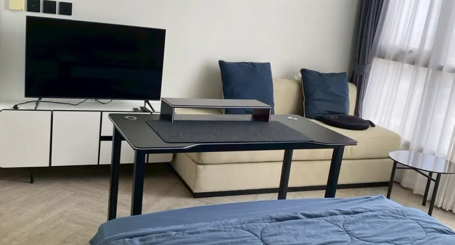 For rent studio condo in Khlong San, Bangkok