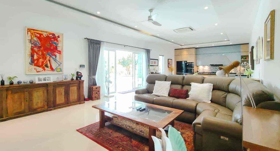 For sale 3 ベッドルーム villa in Hua Hin, Prachuap Khiri Khan