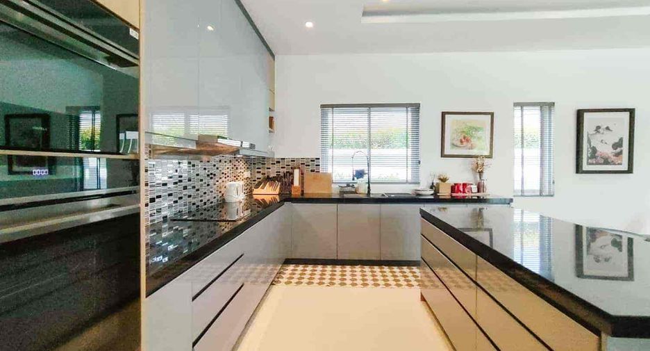 For sale 3 ベッドルーム villa in Hua Hin, Prachuap Khiri Khan