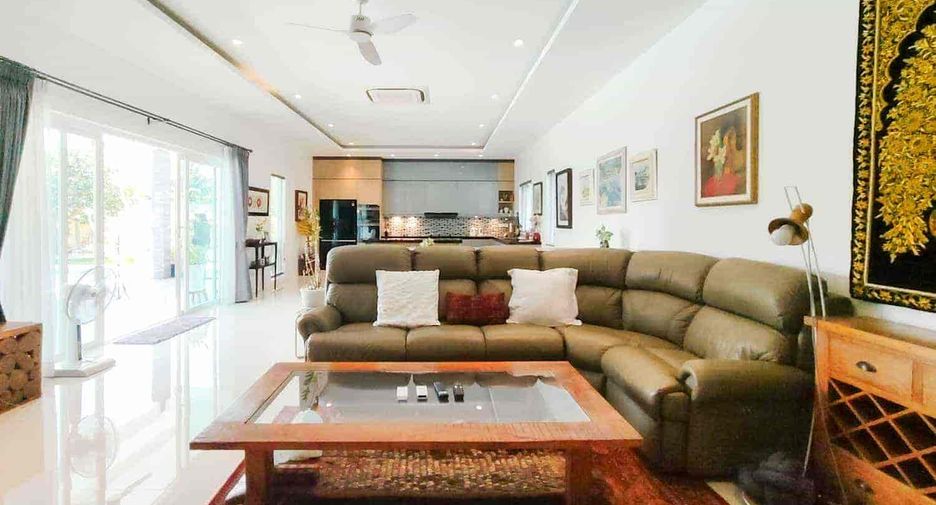 For sale 3 ベッドルーム villa in Hua Hin, Prachuap Khiri Khan
