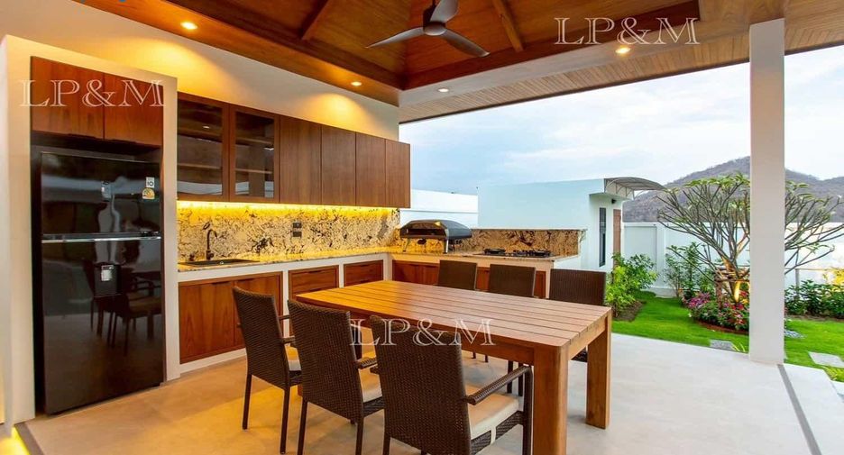 For sale 3 ベッドルーム villa in Hua Hin, Prachuap Khiri Khan