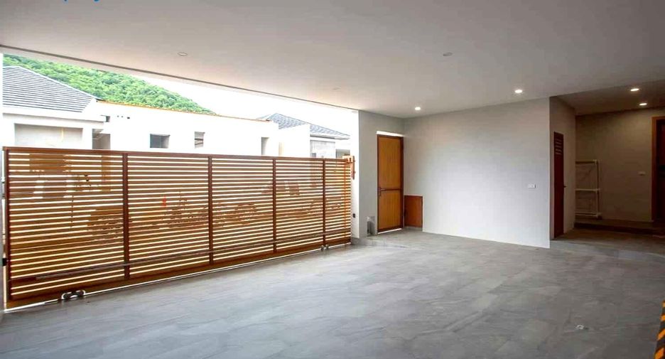 For sale 4 ベッドルーム villa in Hua Hin, Prachuap Khiri Khan