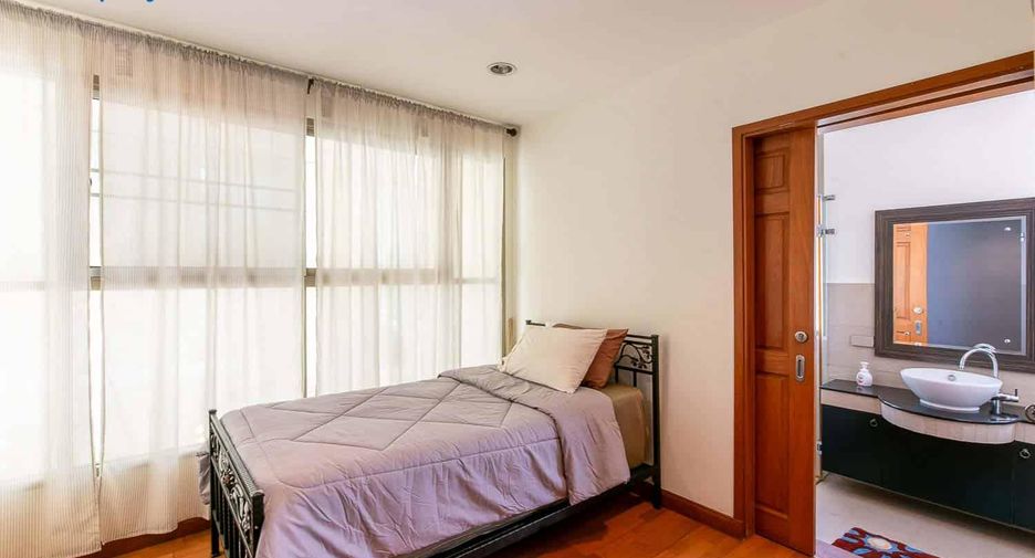 For sale 2 ベッドルーム townhouse in Cha Am, Phetchaburi