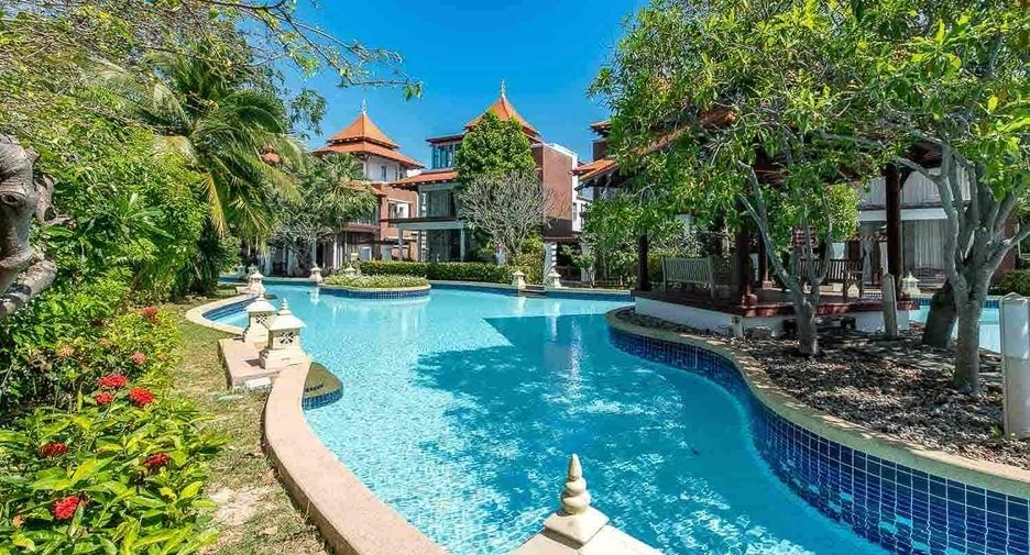 For sale 3 ベッドルーム townhouse in Cha Am, Phetchaburi