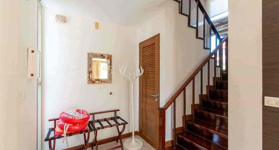 For sale 3 ベッドルーム townhouse in Cha Am, Phetchaburi