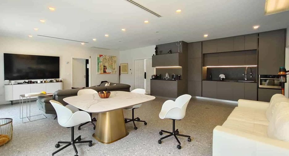 For sale 3 ベッドルーム villa in Hua Hin, Prachuap Khiri Khan