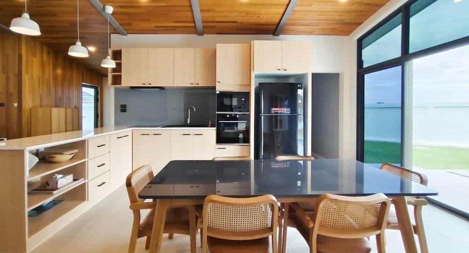 For sale 3 ベッドルーム villa in Hua Hin, Prachuap Khiri Khan