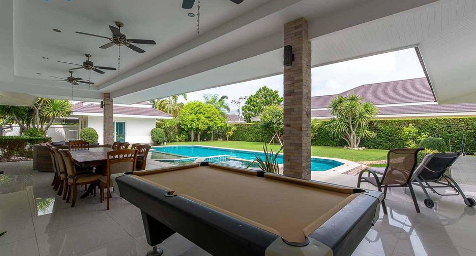 For sale 6 bedrooms villa in Cha Am, Phetchaburi