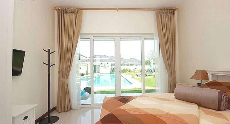 For sale 6 bedrooms villa in Cha Am, Phetchaburi