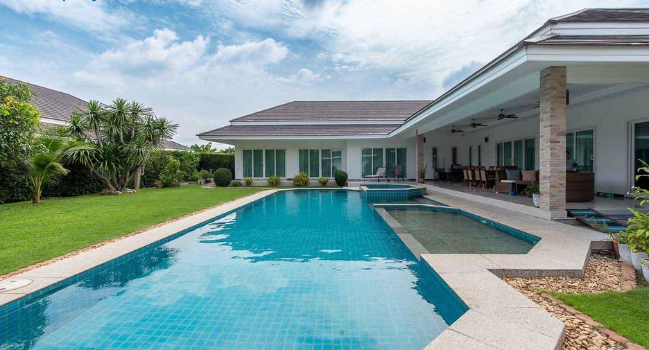 For sale 6 bedrooms villa in Cha Am, Phetchaburi