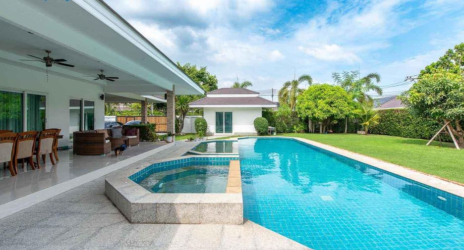 For sale 6 bedrooms villa in Cha Am, Phetchaburi
