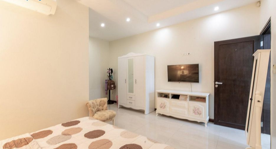 For sale 6 bedrooms villa in Cha Am, Phetchaburi