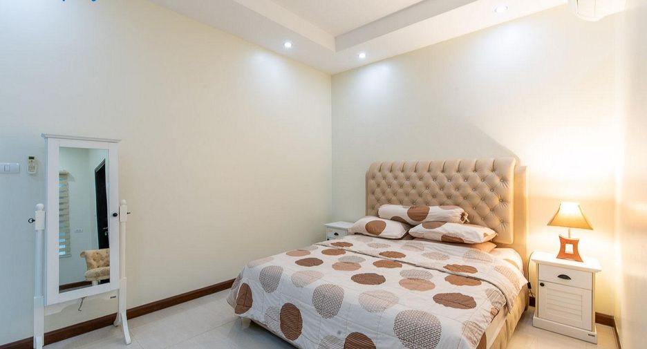 For sale 6 bedrooms villa in Cha Am, Phetchaburi