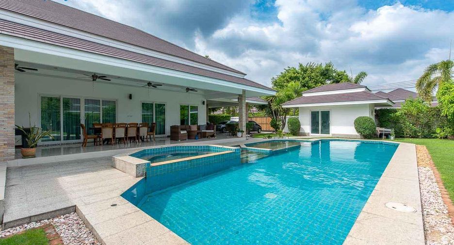 For sale 6 bedrooms villa in Cha Am, Phetchaburi
