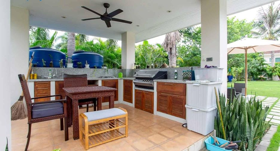 For sale 3 ベッドルーム villa in Hua Hin, Prachuap Khiri Khan