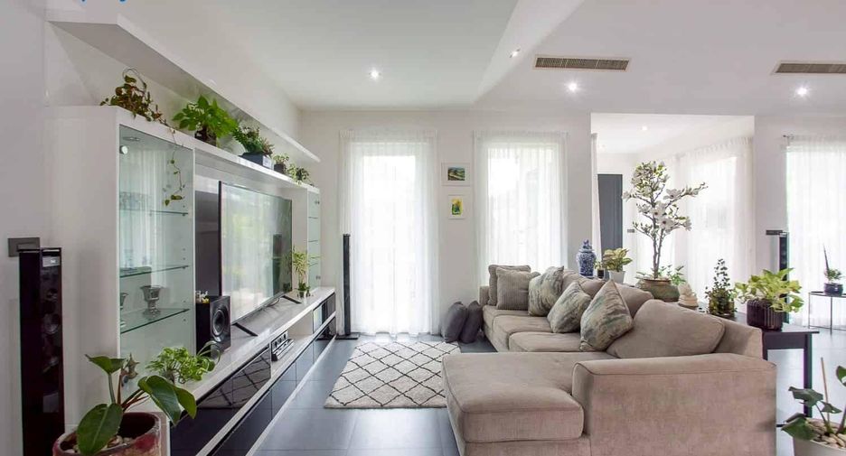 For sale 3 ベッドルーム villa in Hua Hin, Prachuap Khiri Khan