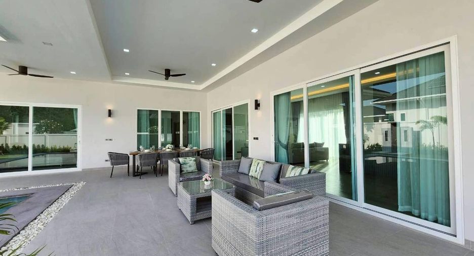 For sale 3 ベッドルーム villa in Hua Hin, Prachuap Khiri Khan