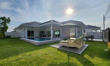 For sale 3 ベッドルーム villa in Hua Hin, Prachuap Khiri Khan