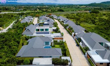 For sale 3 ベッドルーム villa in Hua Hin, Prachuap Khiri Khan