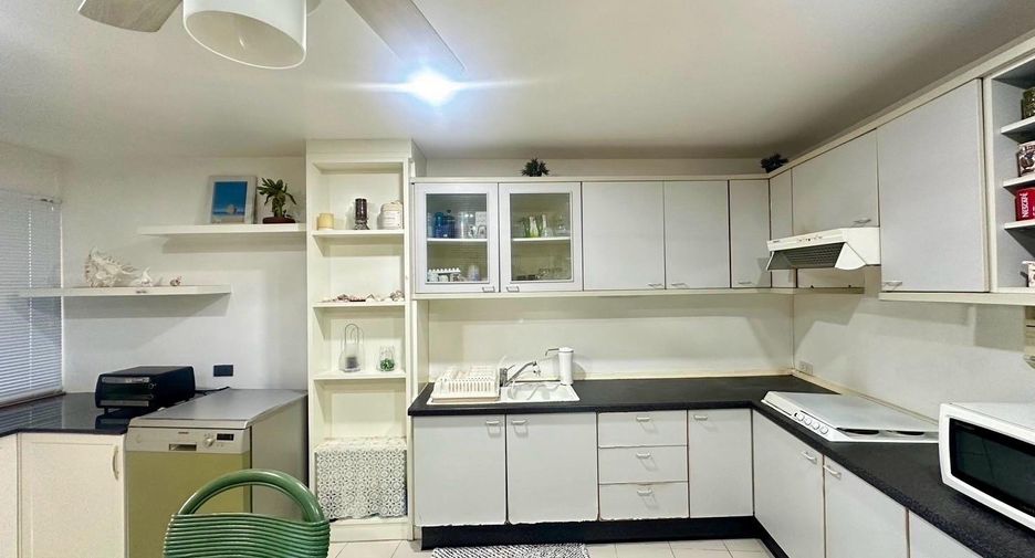 For sale 3 bedrooms condo in Cha Am, Phetchaburi