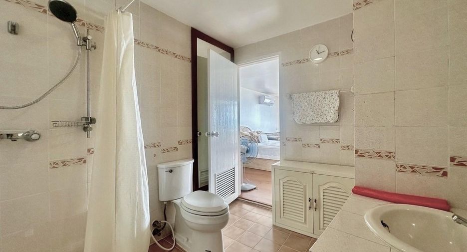 For sale 3 bedrooms condo in Cha Am, Phetchaburi