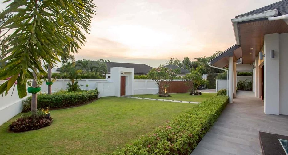 For sale 3 ベッドルーム villa in Hua Hin, Prachuap Khiri Khan