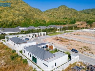 For sale 3 bedrooms villa in Hua Hin, Prachuap Khiri Khan