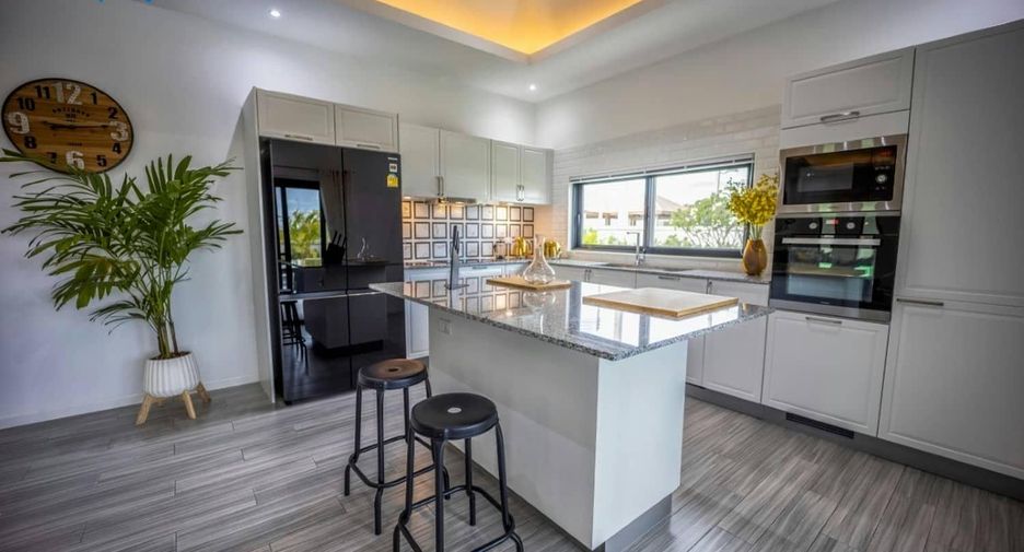 Villa zum Kauf mit Studio in Hua Hin, Prachuap Khiri Khan