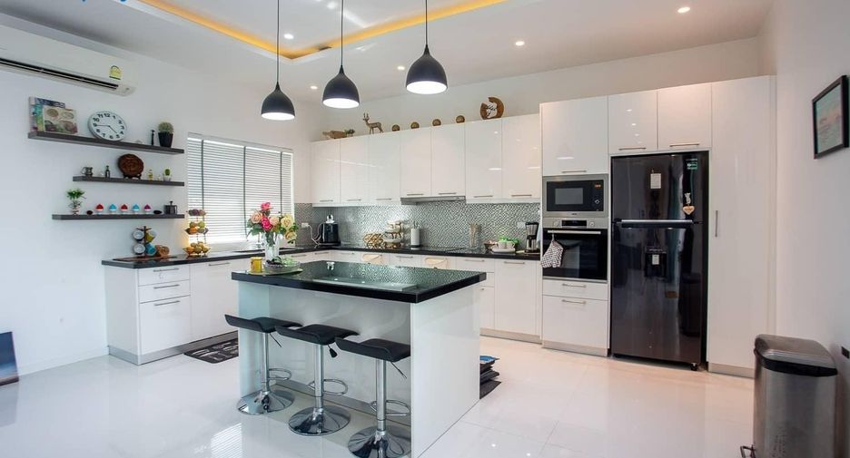 For sale 3 bedrooms villa in Hua Hin, Prachuap Khiri Khan