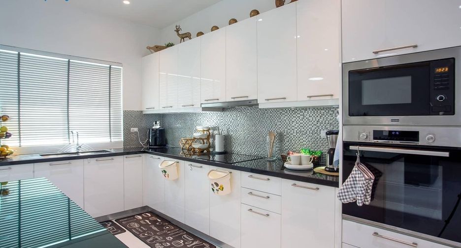 For sale 3 bedrooms villa in Hua Hin, Prachuap Khiri Khan