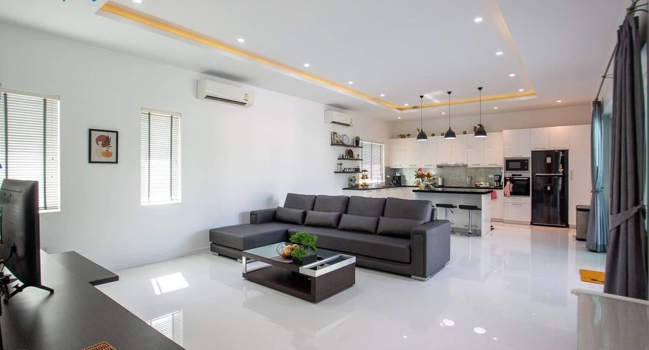 For sale 3 bedrooms villa in Hua Hin, Prachuap Khiri Khan