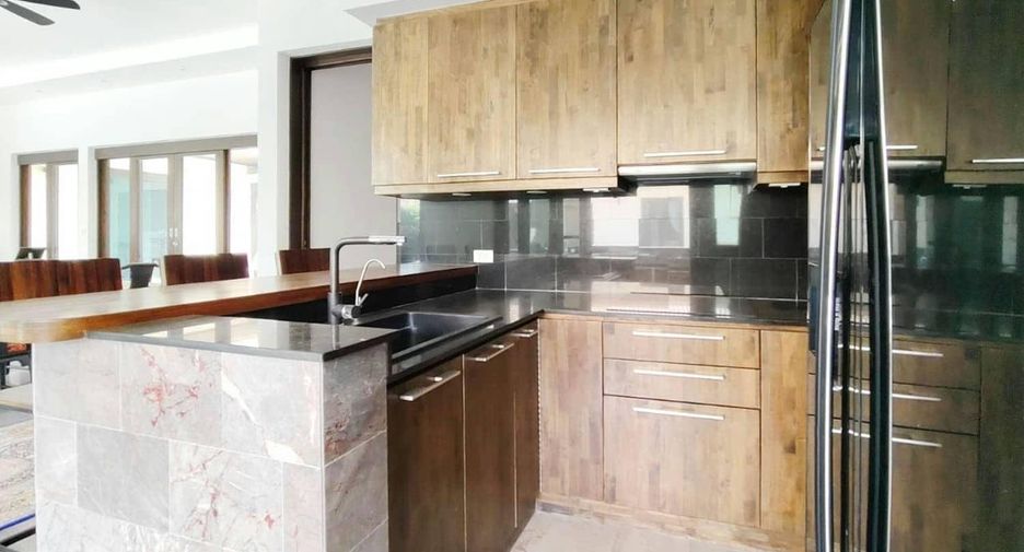 Villa en venta de 4 habitaciones en Sam Roi Yot, Prachuap Khiri Khan