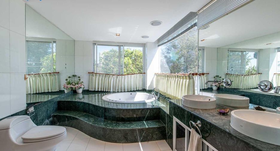 For sale 3 bedrooms condo in Cha Am, Phetchaburi