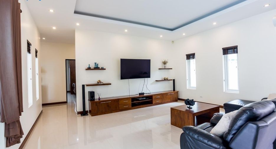 For sale 3 bedrooms villa in Cha Am, Phetchaburi