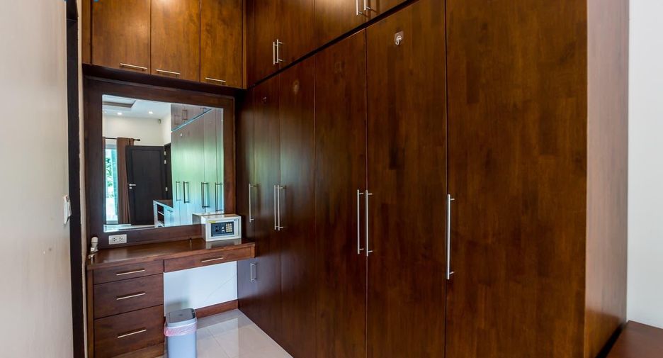 For sale 3 bedrooms villa in Cha Am, Phetchaburi