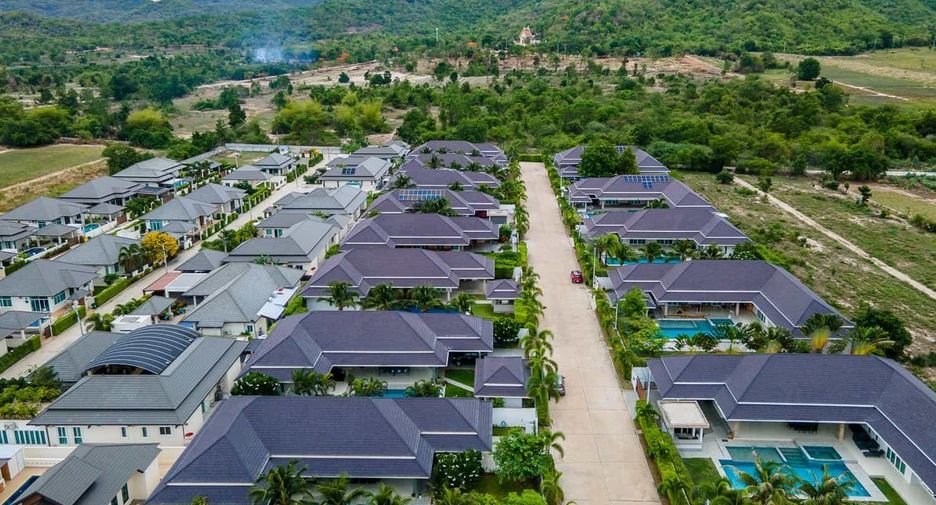 For sale 3 bedrooms villa in Cha Am, Phetchaburi