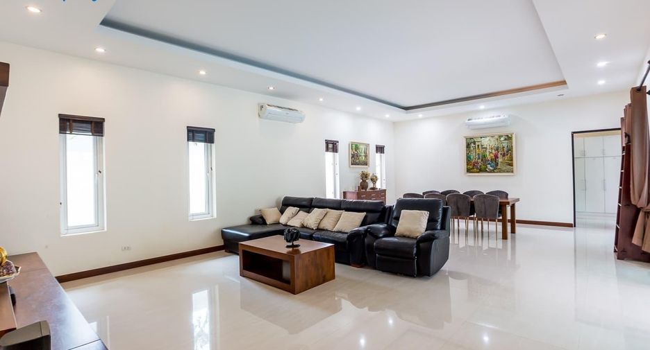For sale 3 bedrooms villa in Cha Am, Phetchaburi