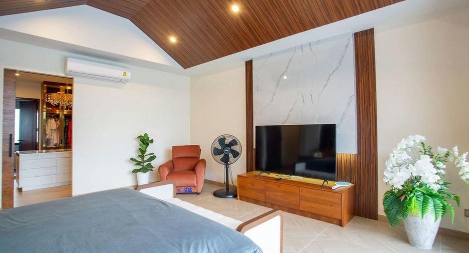 For sale 5 bedrooms villa in Hua Hin, Prachuap Khiri Khan