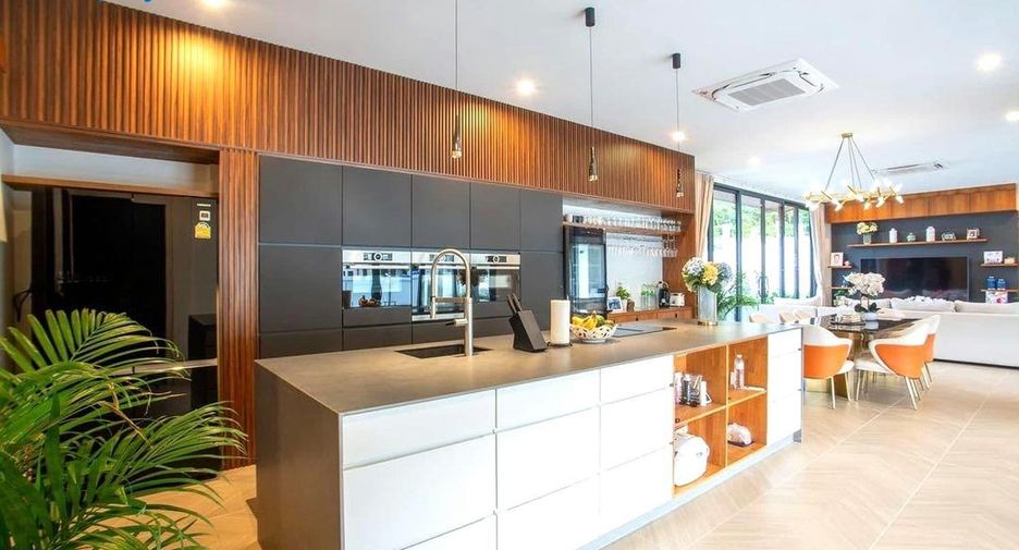 For sale 5 bedrooms villa in Hua Hin, Prachuap Khiri Khan