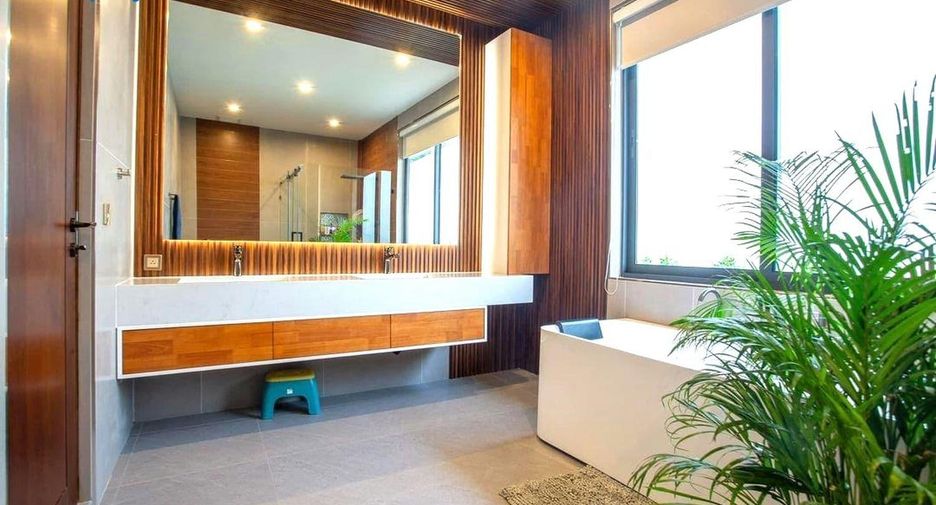 For sale 5 bedrooms villa in Hua Hin, Prachuap Khiri Khan