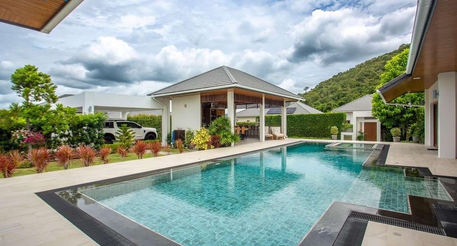 For sale 3 ベッドルーム villa in Hua Hin, Prachuap Khiri Khan