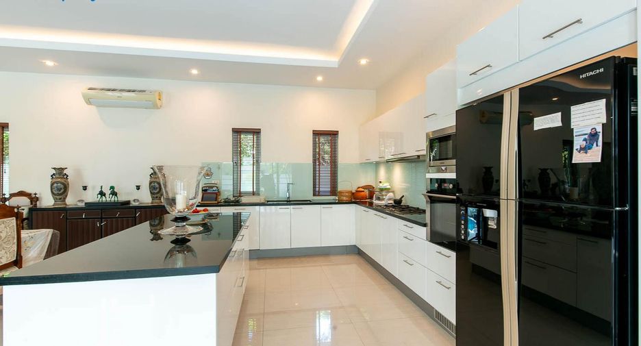 For rent 4 bedrooms villa in Cha Am, Phetchaburi