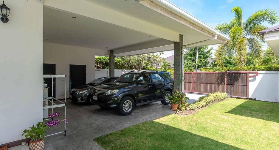 For rent 4 bedrooms villa in Cha Am, Phetchaburi