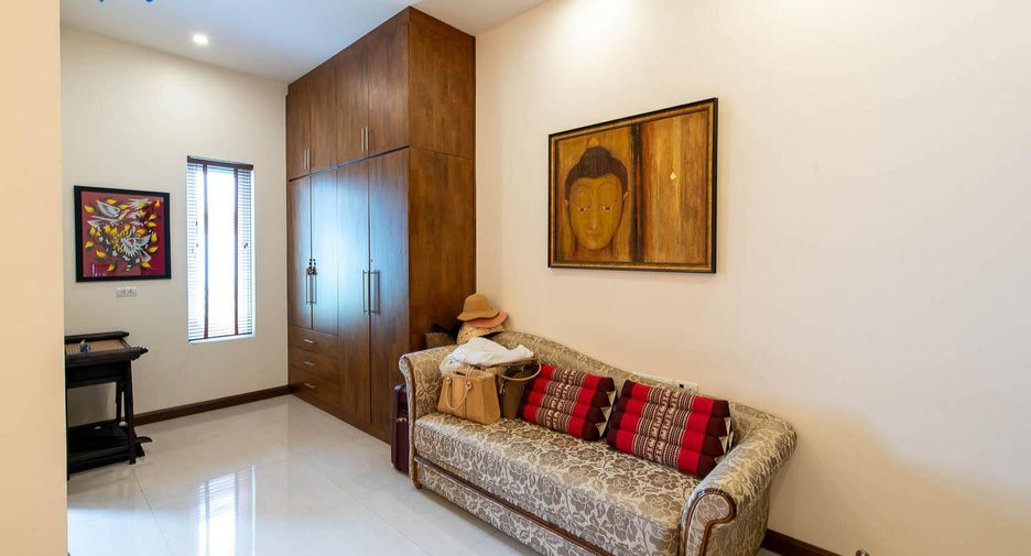 For rent 4 bedrooms villa in Cha Am, Phetchaburi