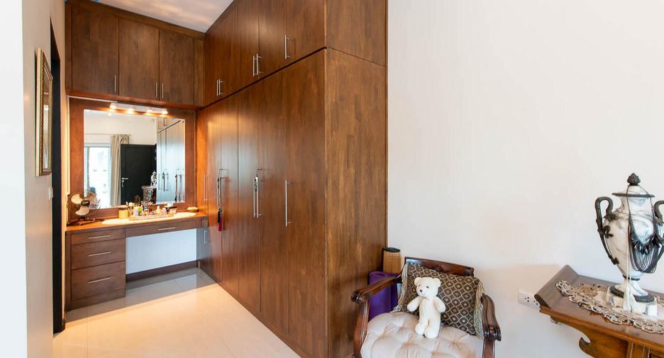 For rent 4 bedrooms villa in Cha Am, Phetchaburi