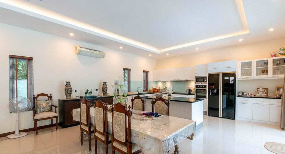 For rent 4 bedrooms villa in Cha Am, Phetchaburi