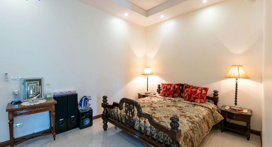 For rent 4 bedrooms villa in Cha Am, Phetchaburi